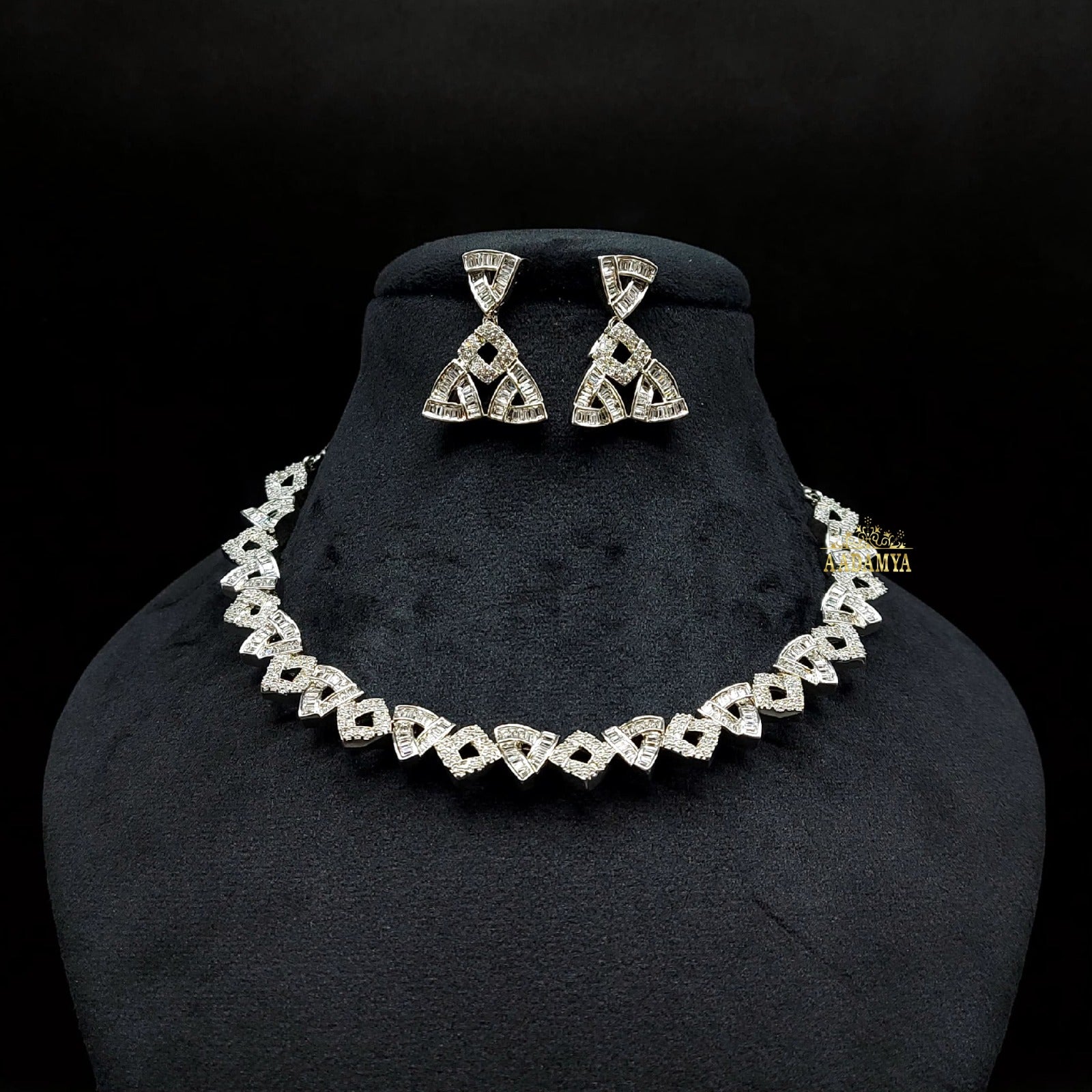 A.D NECKLACE SINGLE LINE